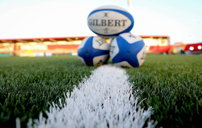 Cancha de rugby de césped sintético